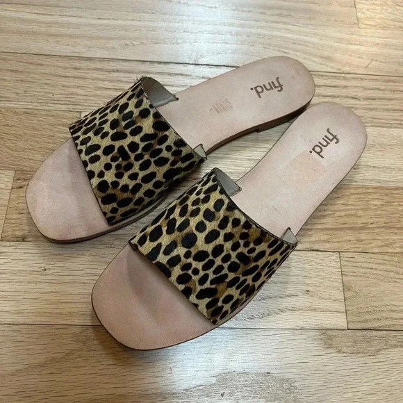 Find. Women’s Tan Leopard Print Pony hair Slide Leather Sandal 9.5 - Picture 4 of 10
